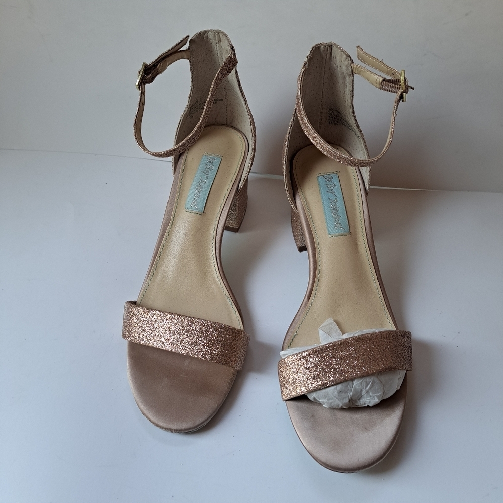 ☀️Betsey Johnson Mari Sandal  -  Color Champaign  - Sz 7.5 - Picture 4 of 14